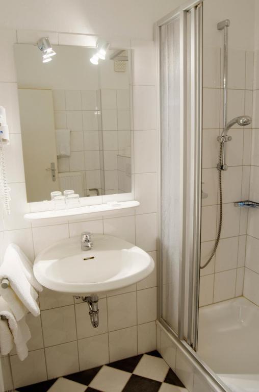 Hotel-Cafe "Schauinsland" Horn-Bad Meinberg Cameră foto